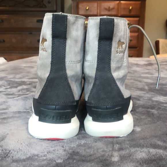 Like new Sorel suede winter waterproof boots Size 9 - Picture 4 of 8